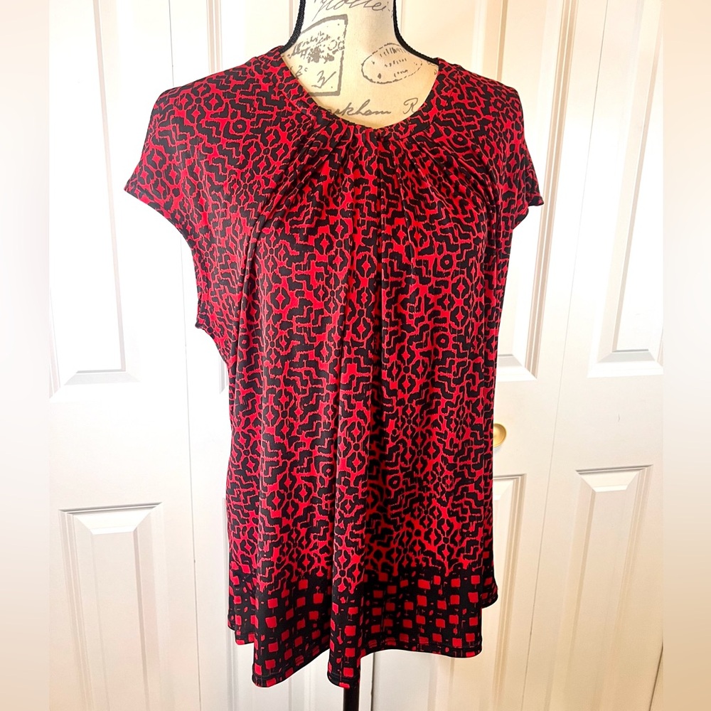 Liz Claiborne Vibrant Red and Black Top